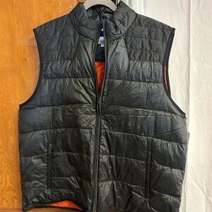 NWT Calvin Klein Men’s Sleek Black Quilted Vest with Lightweight Insulation
